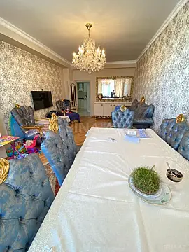 Kirayə verilir 2 otaqlı mənzil 67 m²