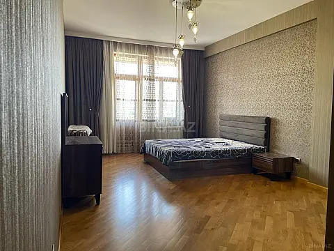 Kirayə verilir 3 otaqlı mənzil 145 m²