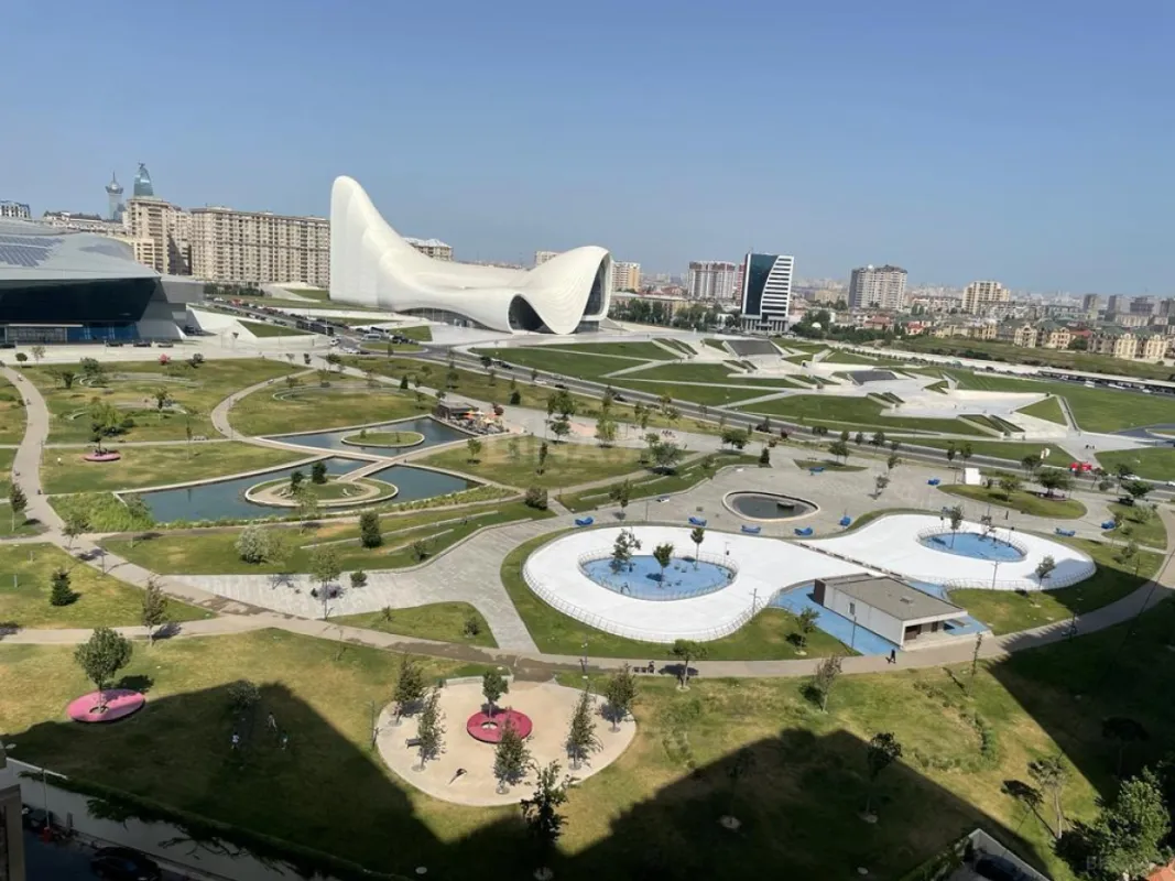 Kirayə verilir 3 otaqlı mənzil 145 m²