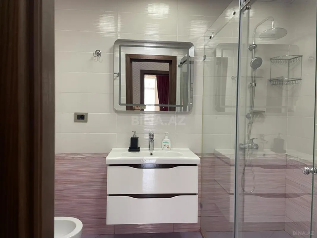 Kirayə verilir 3 otaqlı mənzil 145 m²