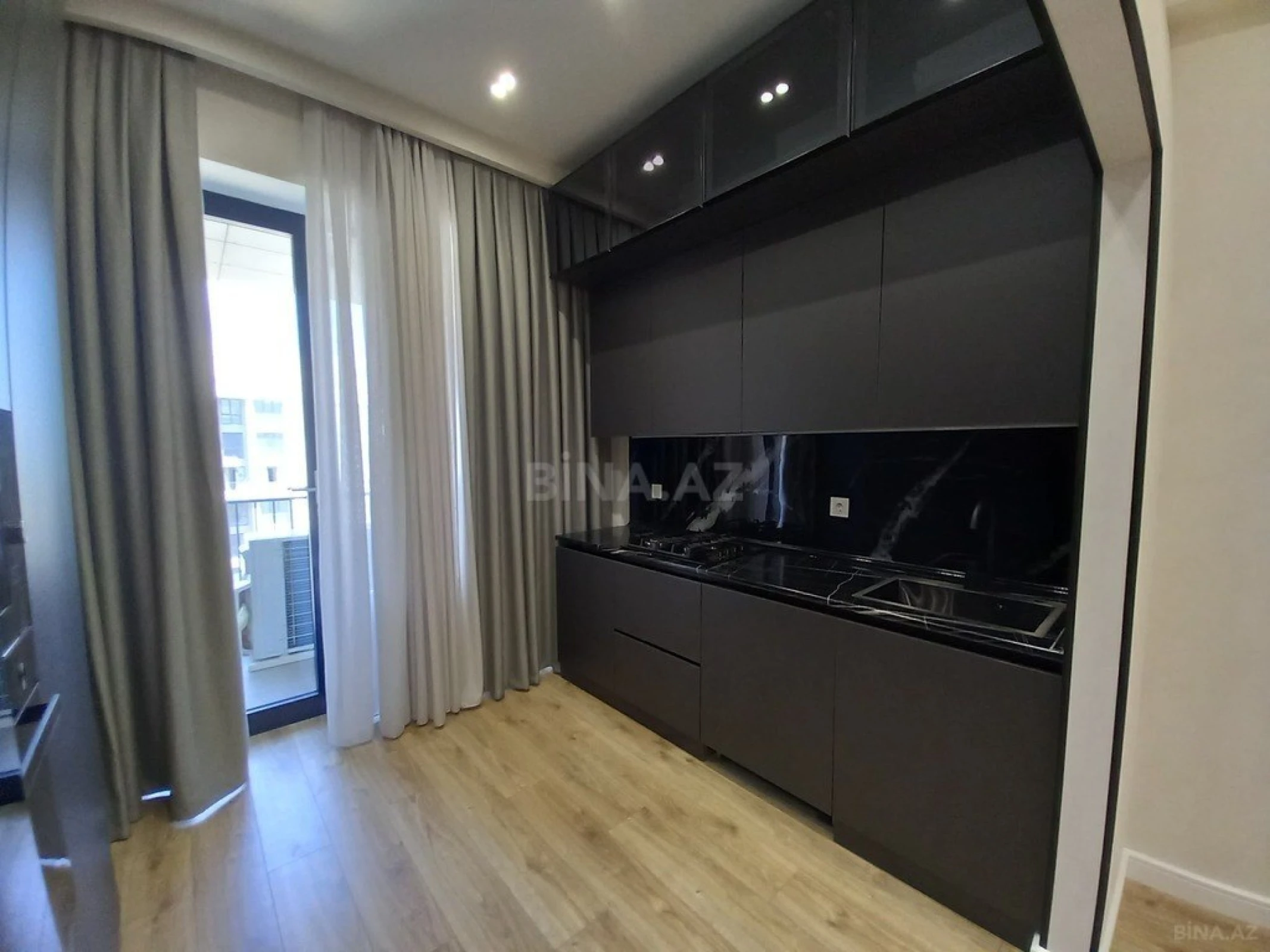 Satılır 2 otaqlı mənzil 79.3 m²
