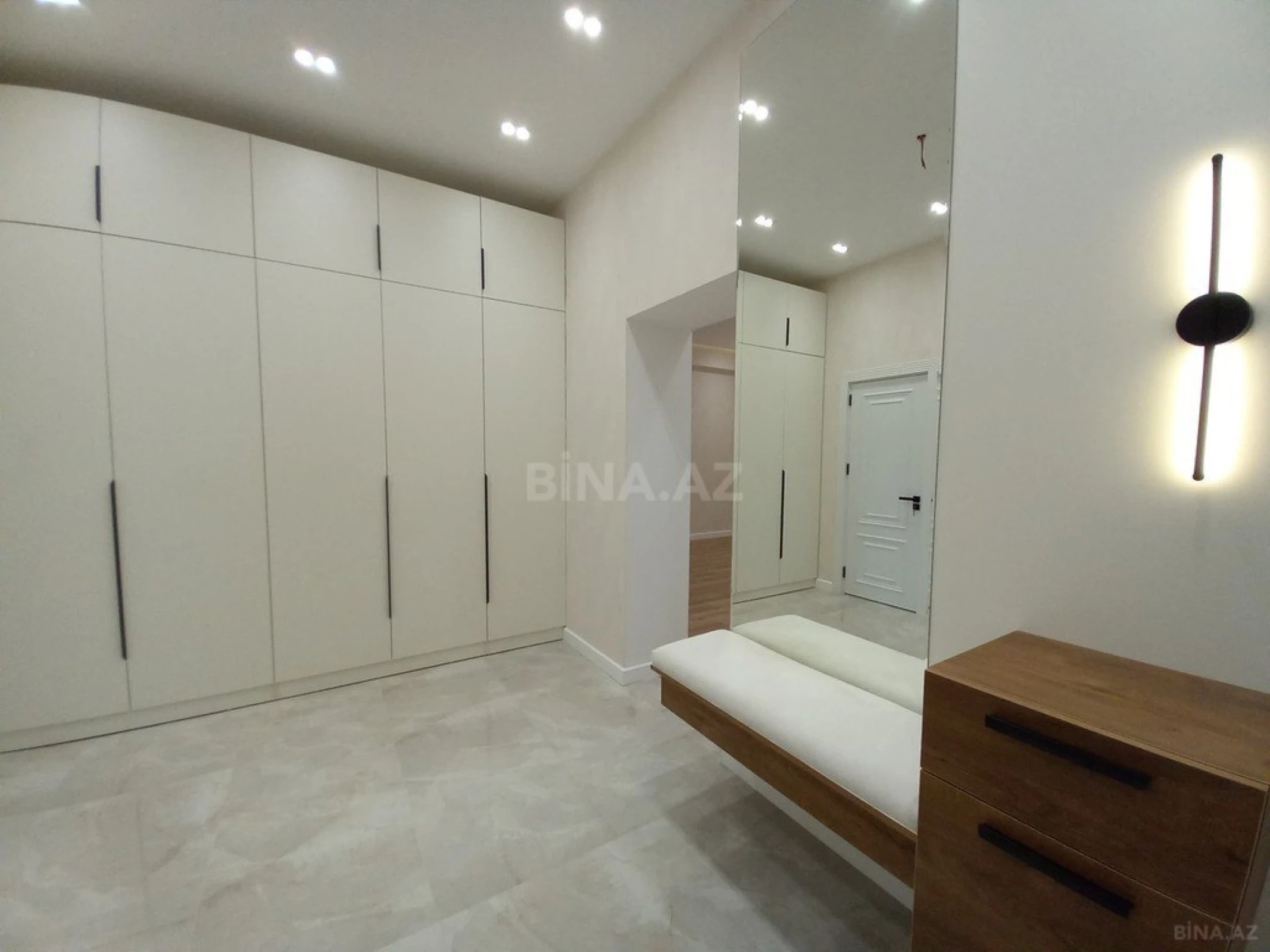 Satılır 2 otaqlı mənzil 79.3 m²