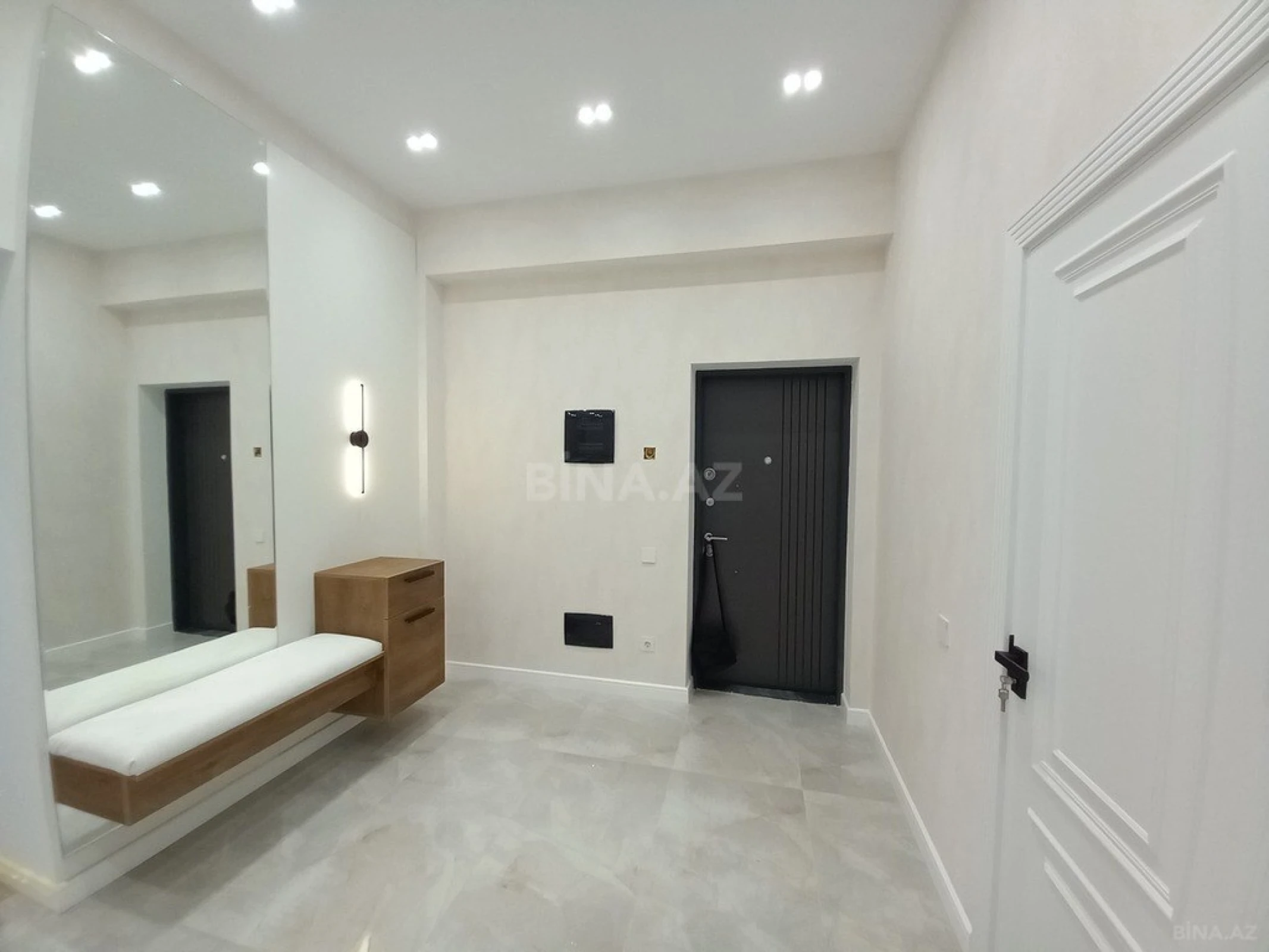 Satılır 2 otaqlı mənzil 79.3 m²