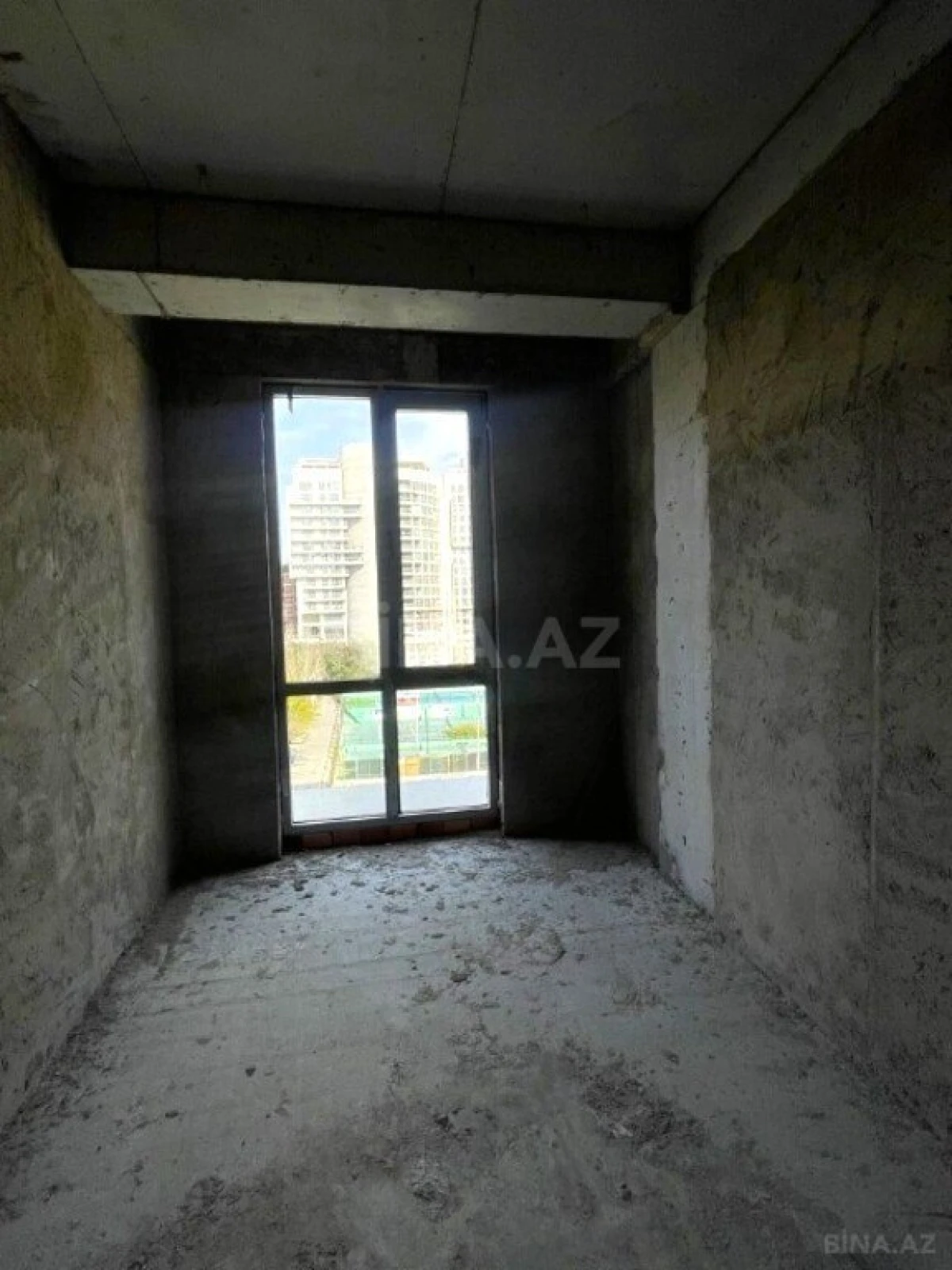 Satılır 2 otaqlı mənzil 81 m²