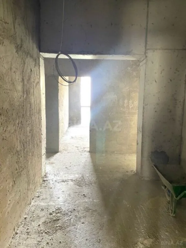 Satılır 2 otaqlı mənzil 81 m²