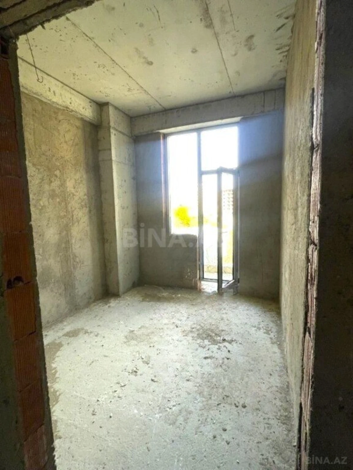 Satılır 2 otaqlı mənzil 81 m²