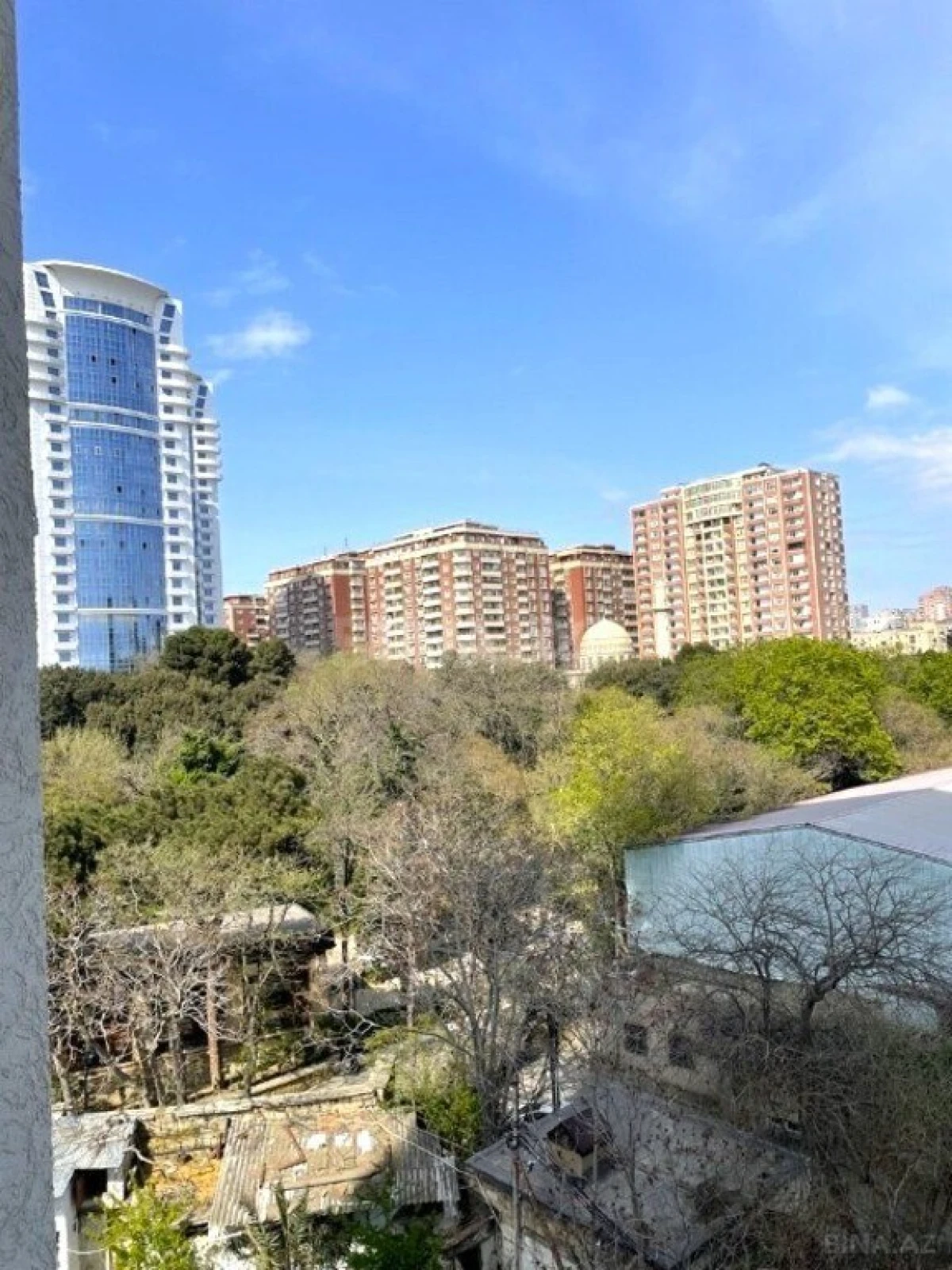 Satılır 2 otaqlı mənzil 81 m²