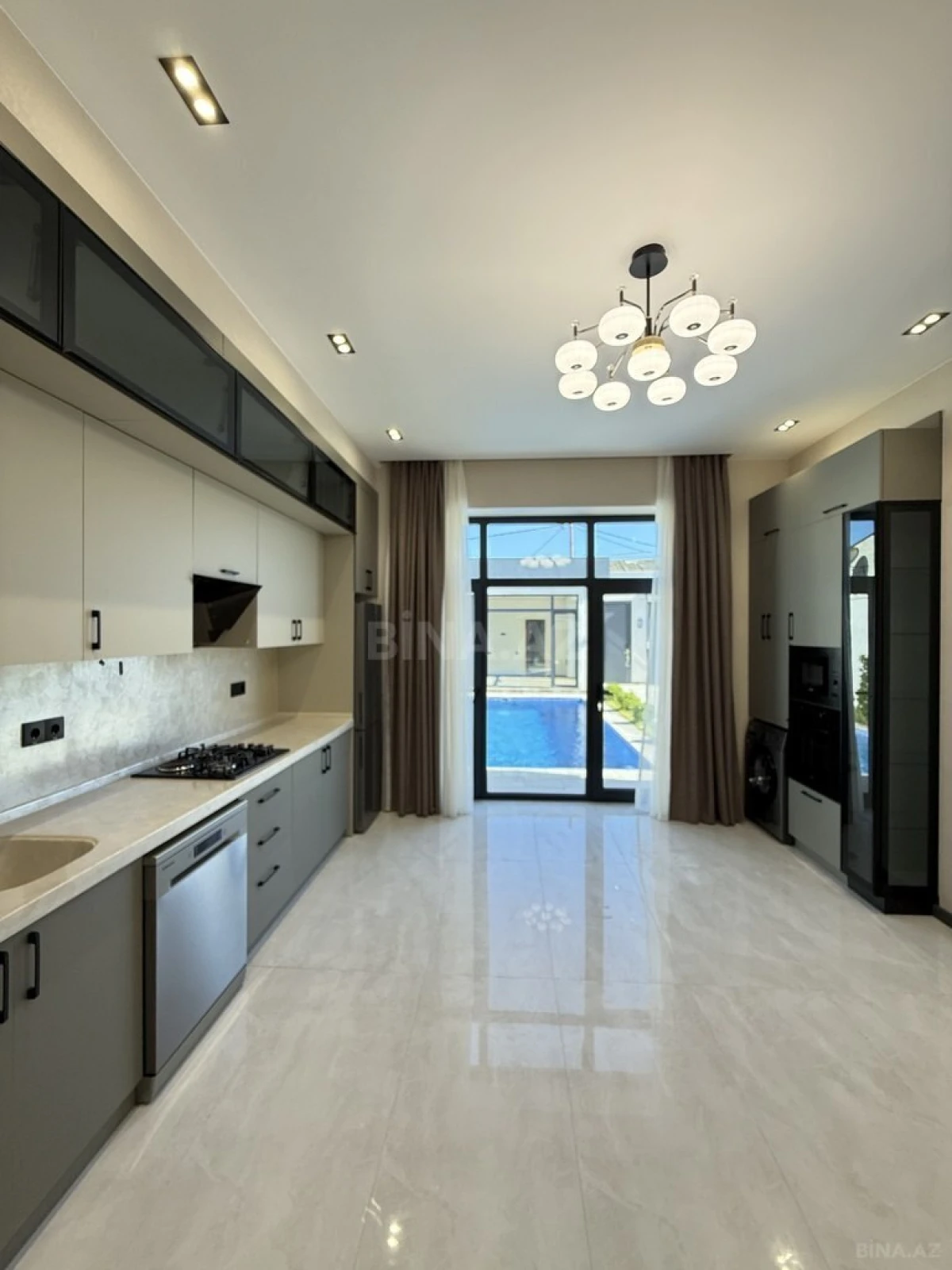 Satılır 4 otaqlı həyət evi 160 m²