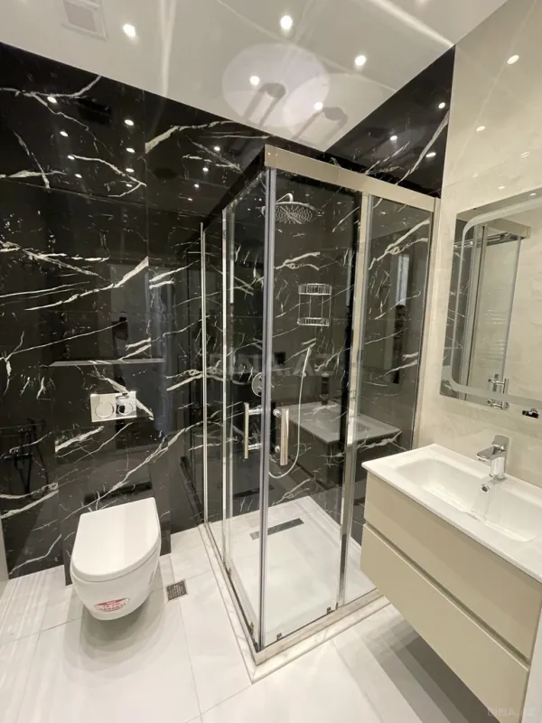 Satılır 4 otaqlı mənzil 147 m²