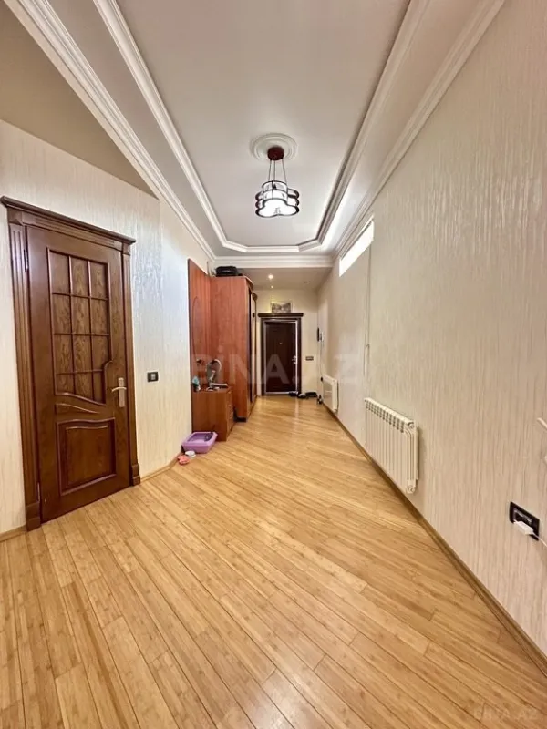 Satılır 3 otaqlı mənzil 150 m²