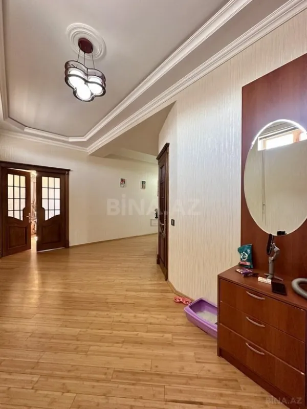 Satılır 3 otaqlı mənzil 150 m²
