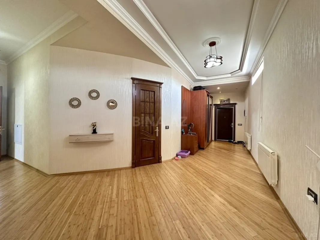 Satılır 3 otaqlı mənzil 150 m²