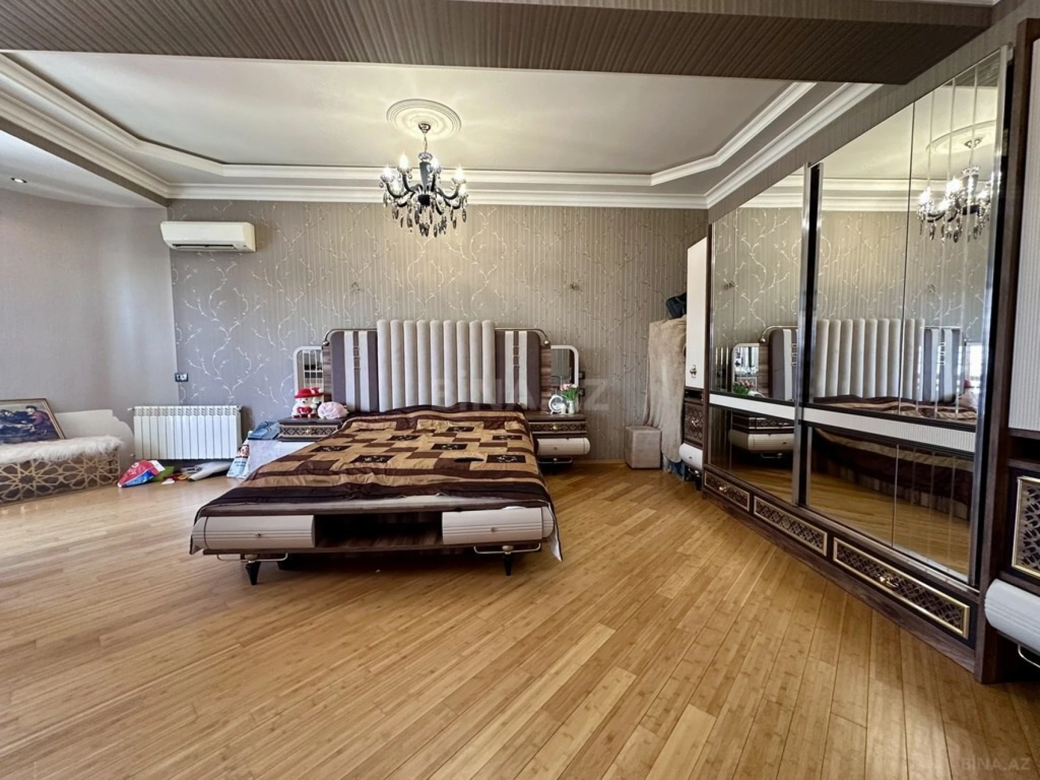 Satılır 3 otaqlı mənzil 150 m²