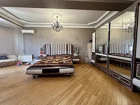 Satılır 3 otaqlı mənzil 150 m²