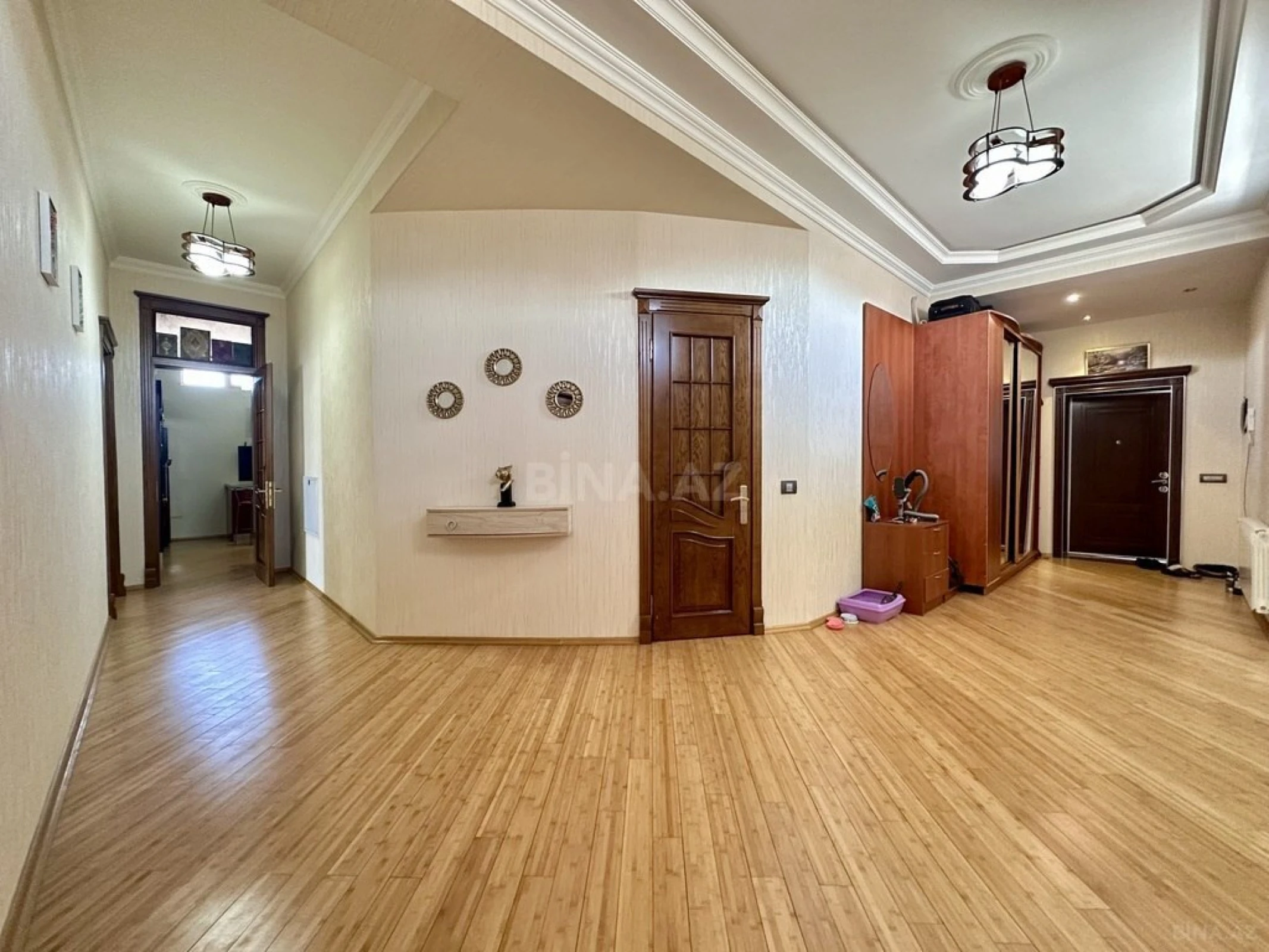 Satılır 3 otaqlı mənzil 150 m²