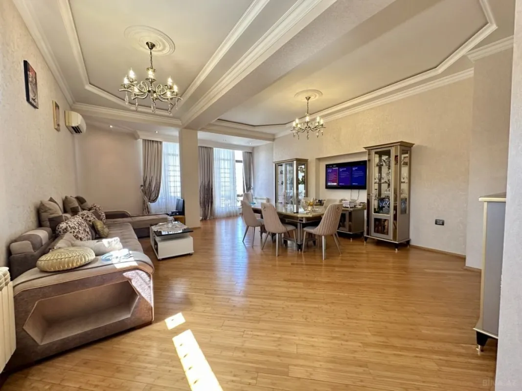 Satılır 3 otaqlı mənzil 150 m²