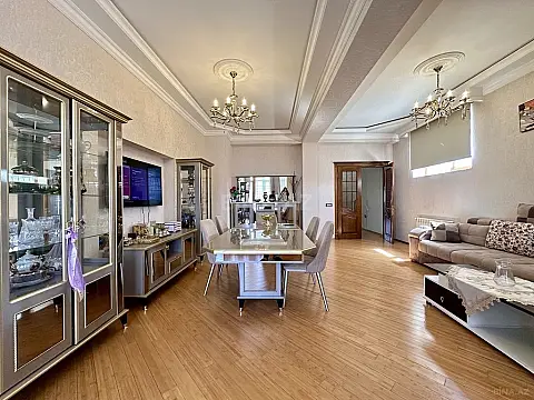 Satılır 3 otaqlı mənzil 150 m²