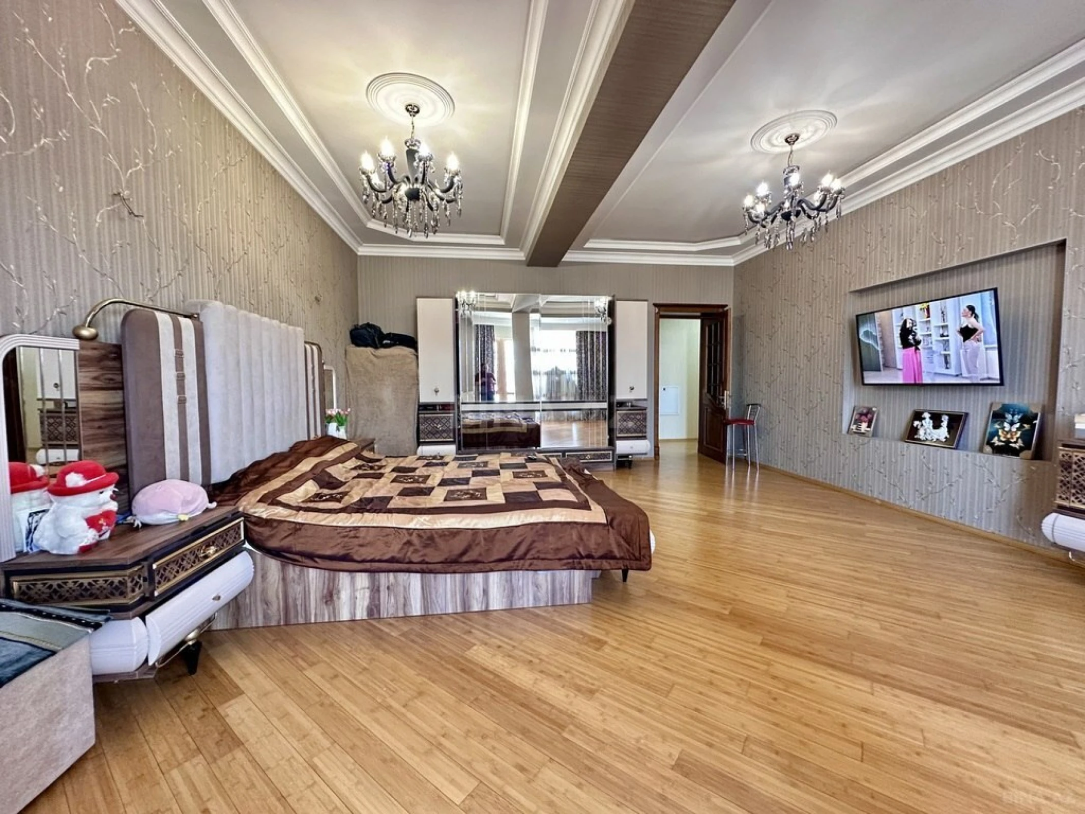 Satılır 3 otaqlı mənzil 150 m²