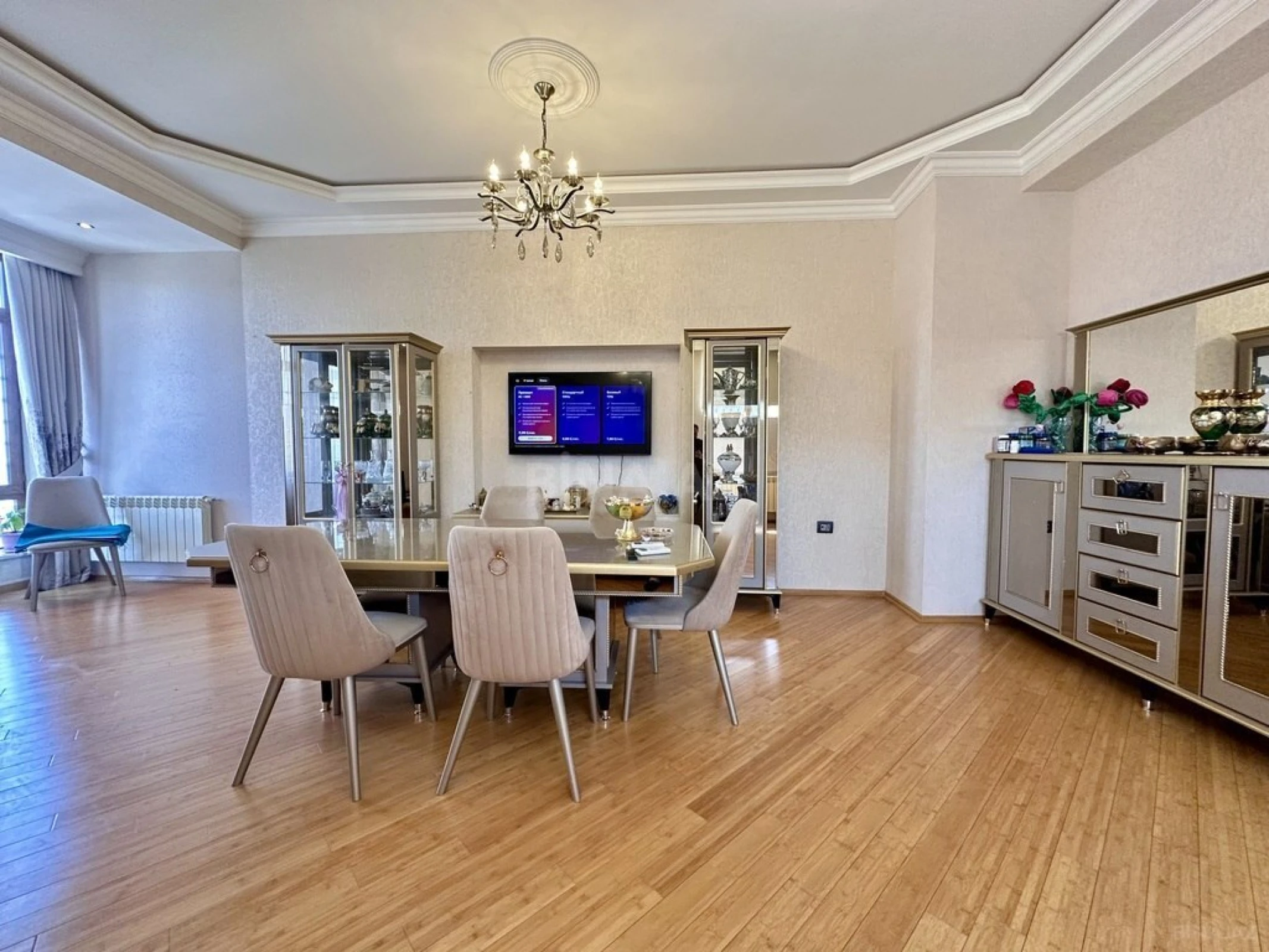 Satılır 3 otaqlı mənzil 150 m²