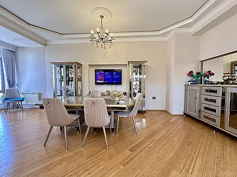 Satılır 3 otaqlı mənzil 150 m²
