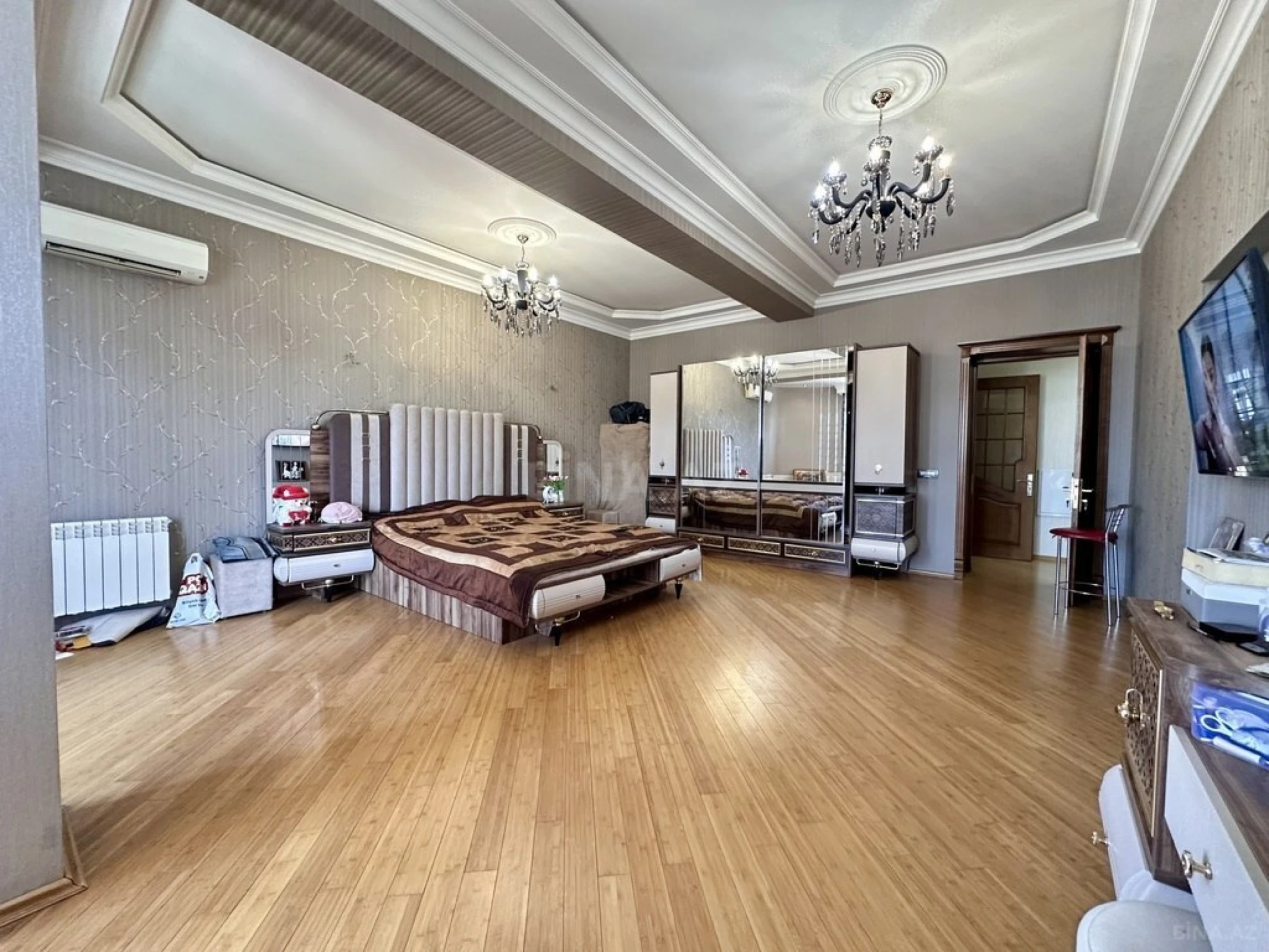 Satılır 3 otaqlı mənzil 150 m²
