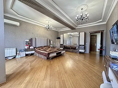 Satılır 3 otaqlı mənzil 150 m²