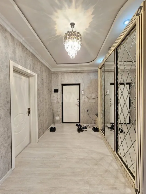 Satılır 3 otaqlı mənzil 112 m²