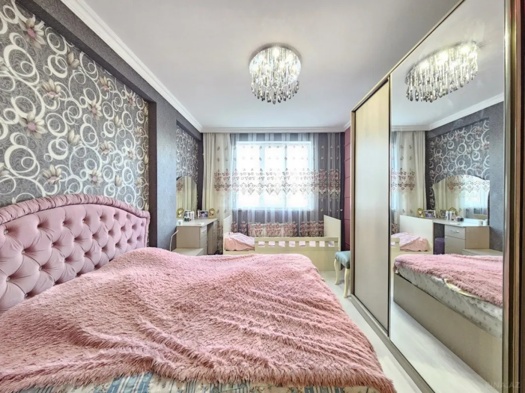 Satılır 3 otaqlı mənzil 112 m²