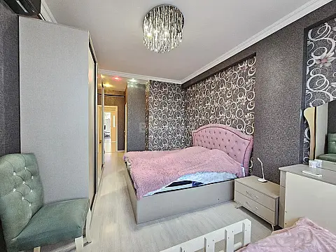 Satılır 3 otaqlı mənzil 112 m²