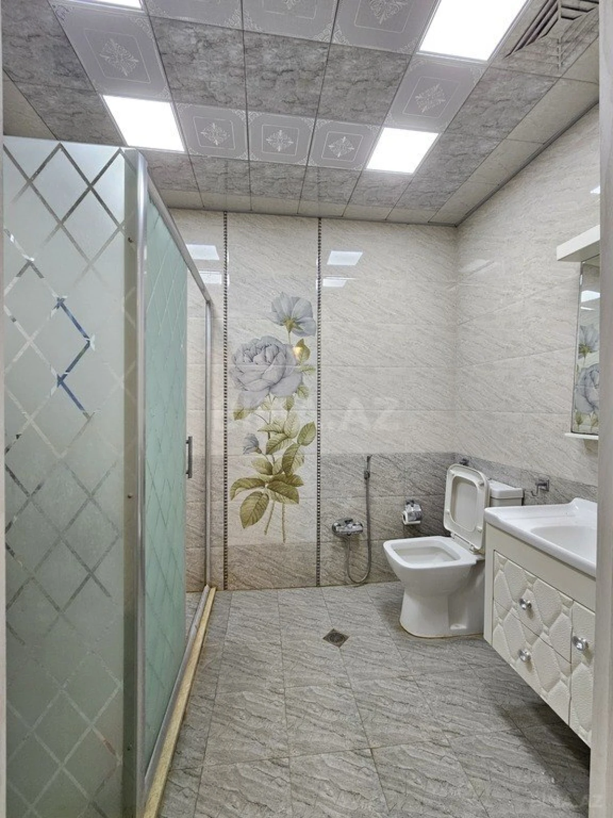 Satılır 3 otaqlı mənzil 112 m²