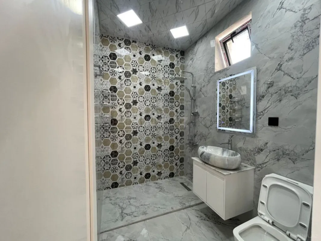 Satılır 5 otaqlı həyət evi 250 m²