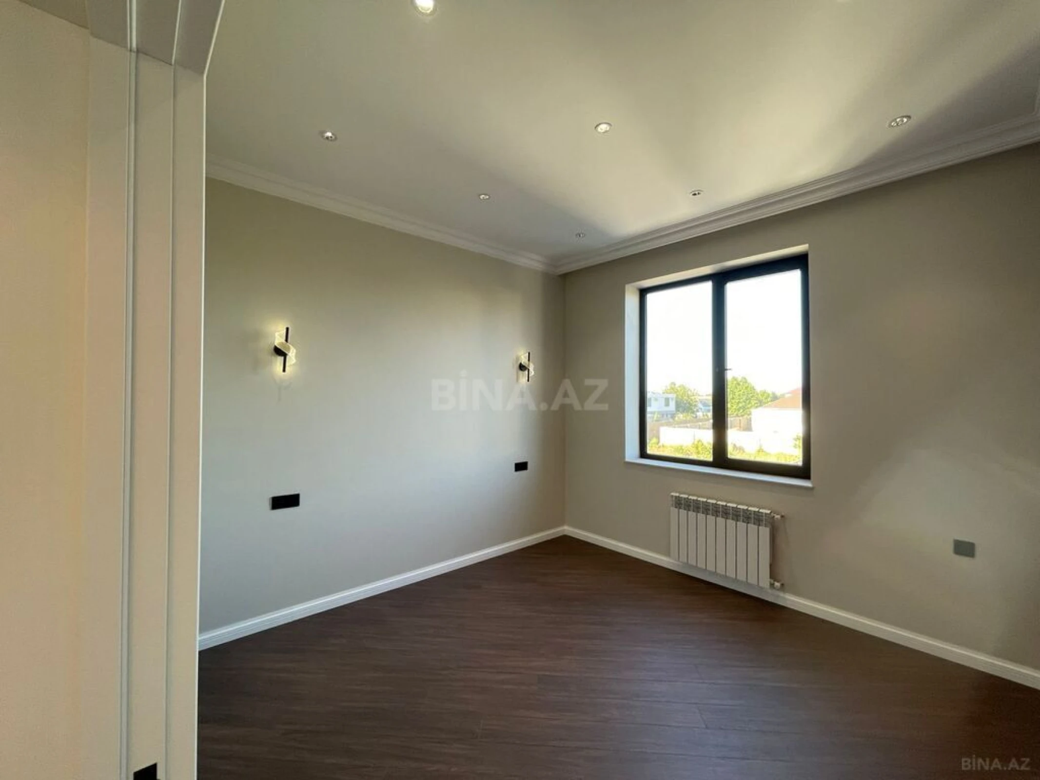 Satılır 5 otaqlı həyət evi 250 m²
