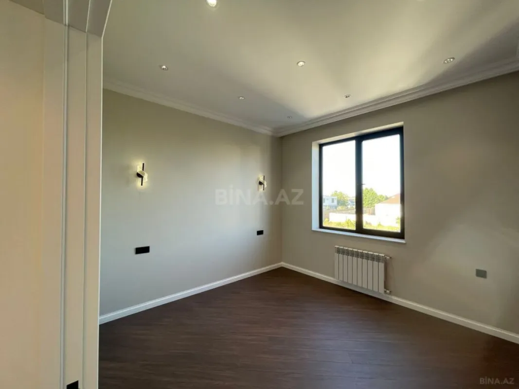 Satılır 5 otaqlı həyət evi 250 m²