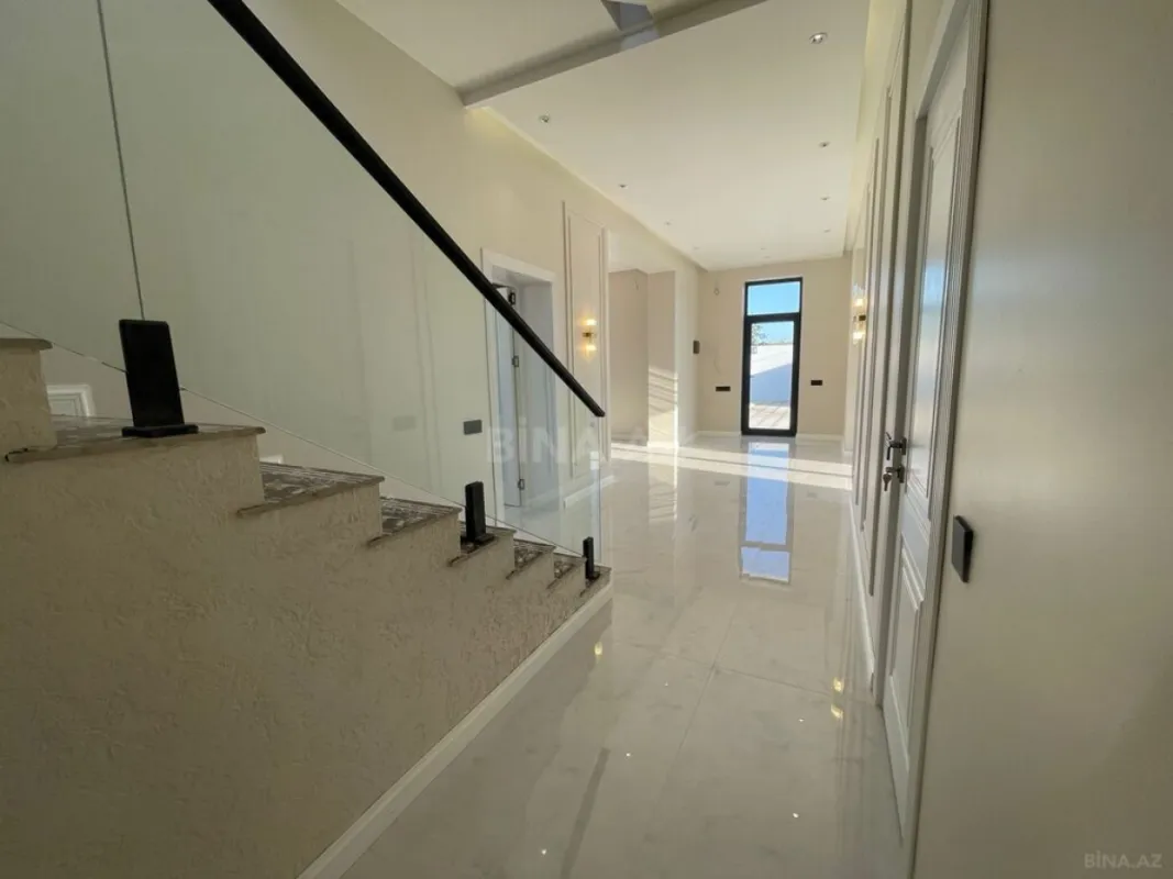 Satılır 5 otaqlı həyət evi 250 m²