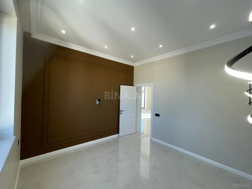 Satılır 5 otaqlı həyət evi 250 m²