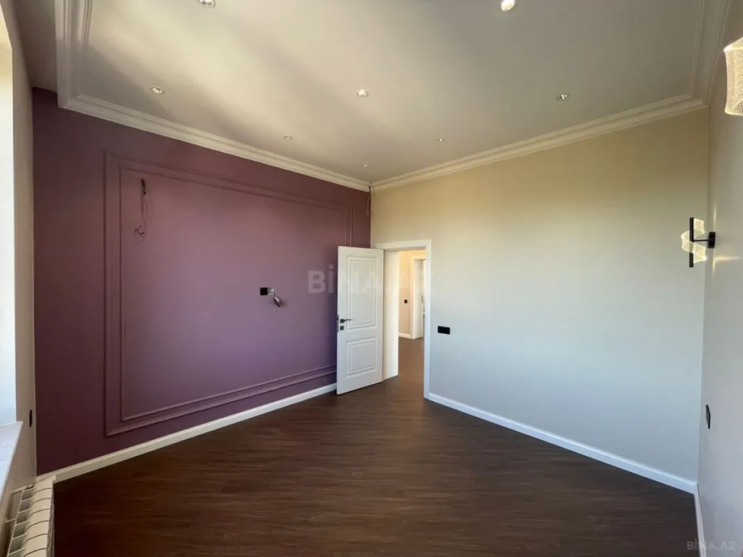 Satılır 5 otaqlı həyət evi 250 m²