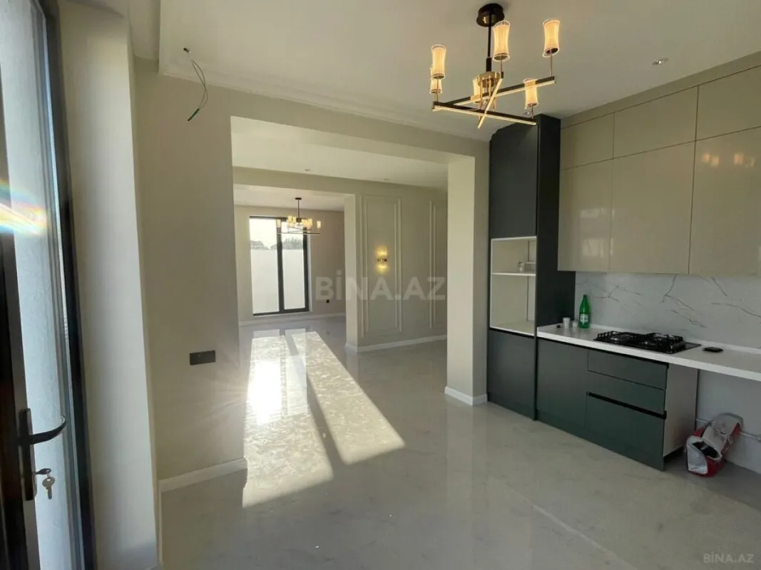 Satılır 5 otaqlı həyət evi 250 m²