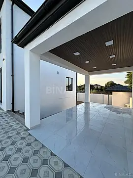Satılır 5 otaqlı həyət evi 250 m²