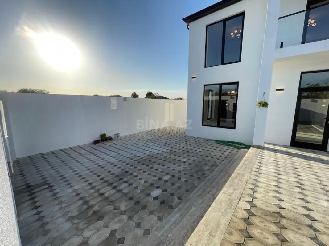 Satılır 5 otaqlı həyət evi 250 m²
