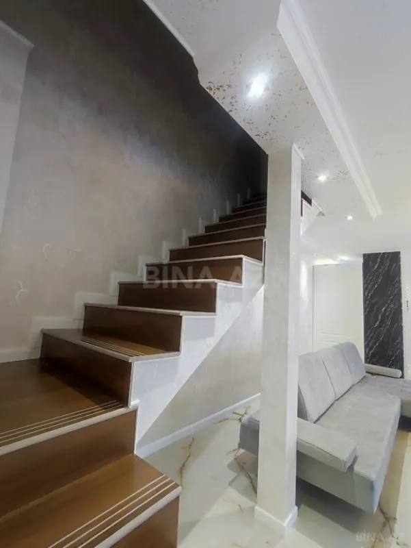 Satılır 4 otaqlı mənzil 130 m²