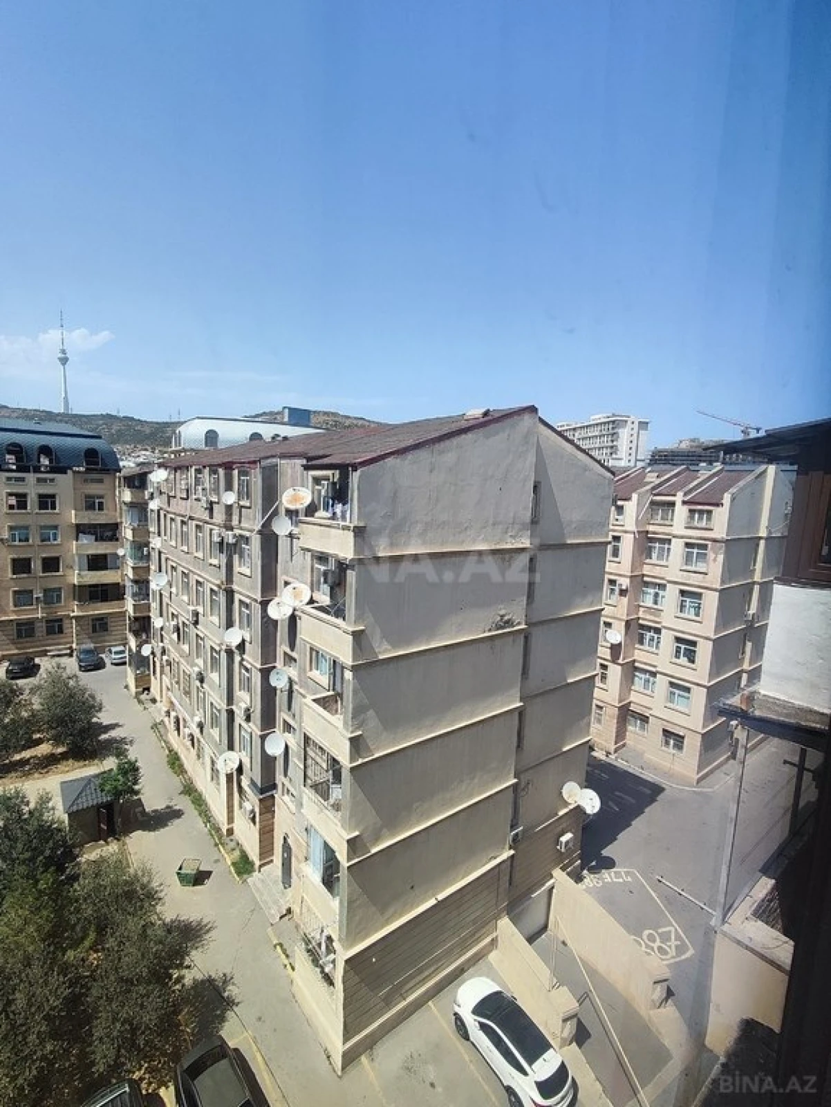 Satılır 4 otaqlı mənzil 130 m²