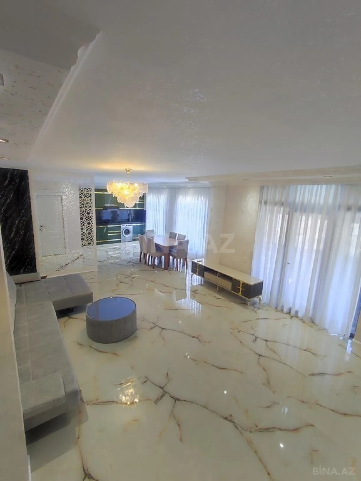 Satılır 4 otaqlı mənzil 130 m²