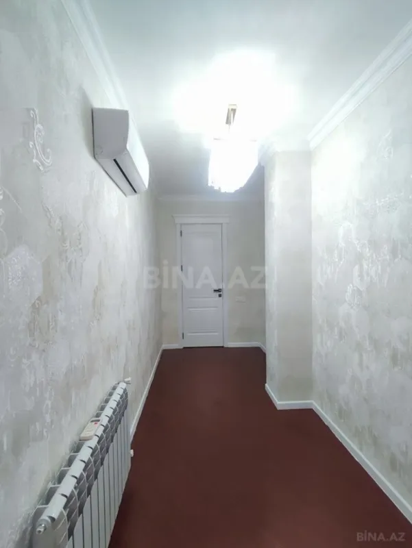 Satılır 4 otaqlı mənzil 130 m²