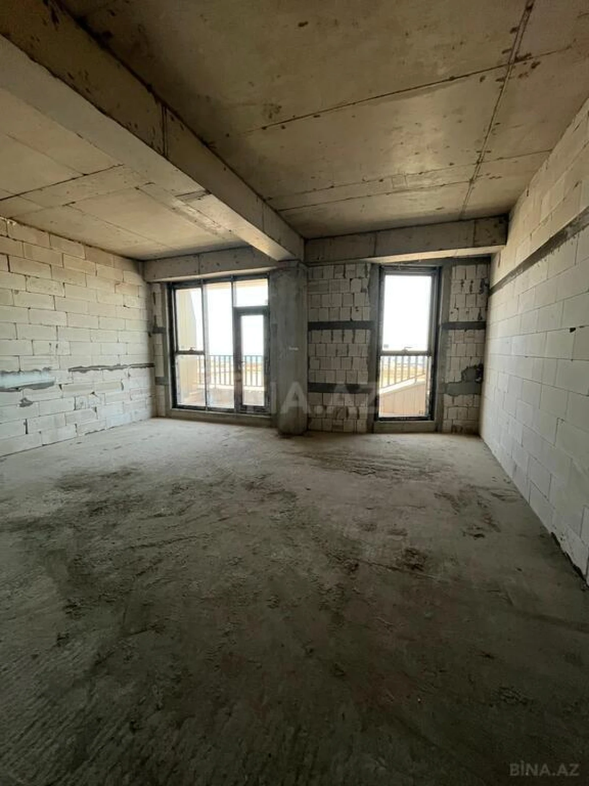 Satılır 3 otaqlı mənzil 140 m²