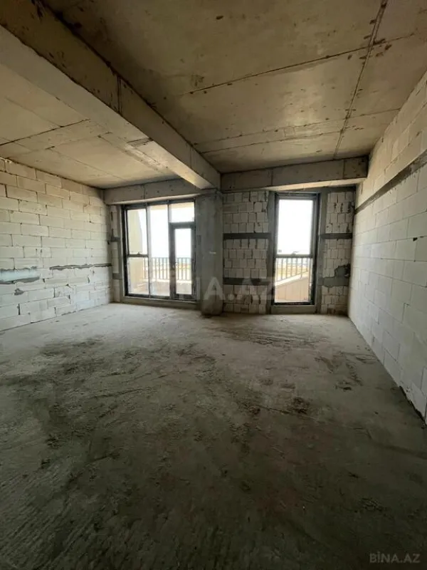 Satılır 3 otaqlı mənzil 140 m²