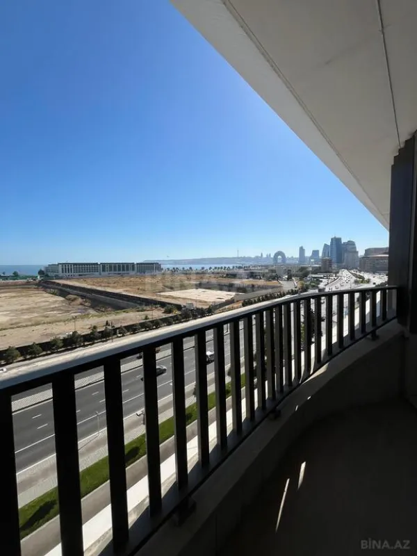 Satılır 3 otaqlı mənzil 140 m²