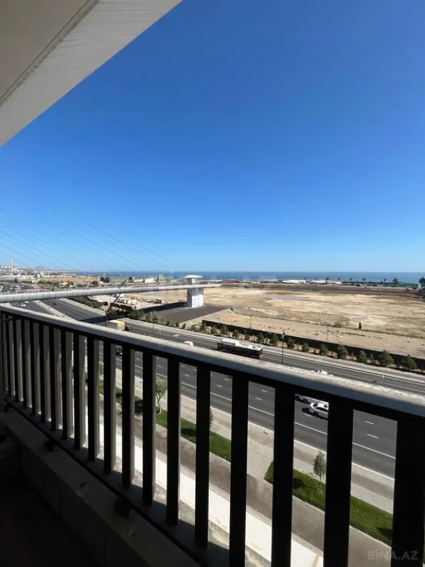 Satılır 3 otaqlı mənzil 140 m²