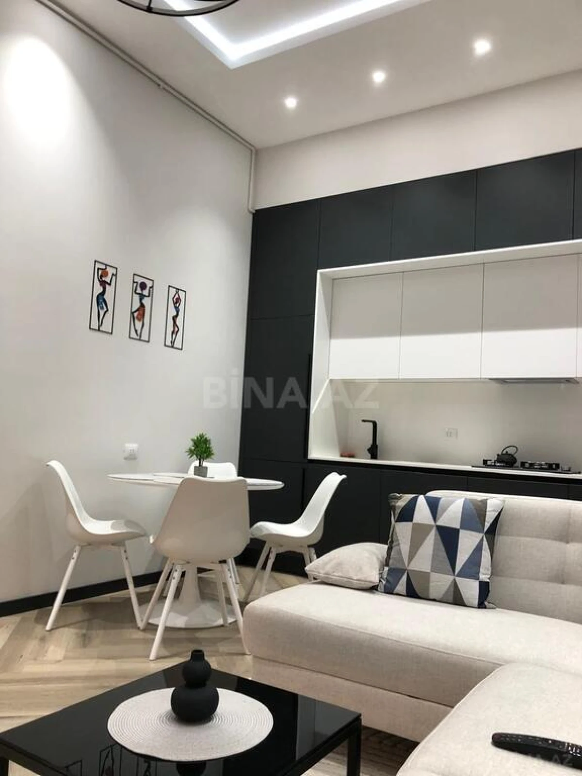 Kirayə verilir 2 otaqlı mənzil 65 m²