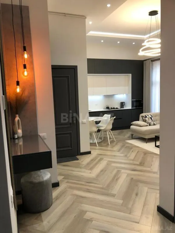 Kirayə verilir 2 otaqlı mənzil 65 m²