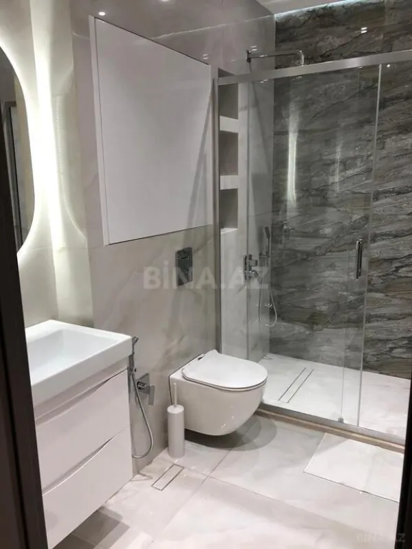 Kirayə verilir 2 otaqlı mənzil 65 m²